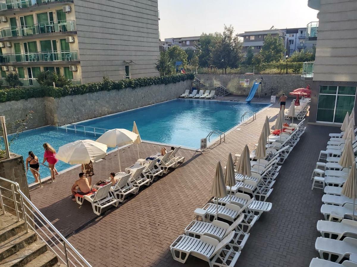 Clara Sea View Apartman Burgasz Kültér fotó